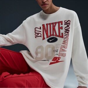 Nike Sportswear Oversized Crew-Neck French Terry Sweatshirt